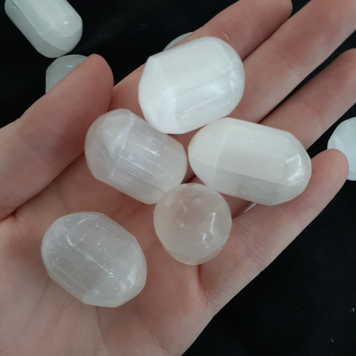 Selenite Tumbled - 200g Q1 Selenite Tumbled - 200g Q1